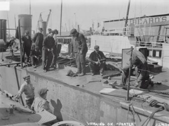 16-5 PORTER- Norfolk Navy Yard workers accomplish repairs, circa 1905. Photo courtesy of the Library of Congress